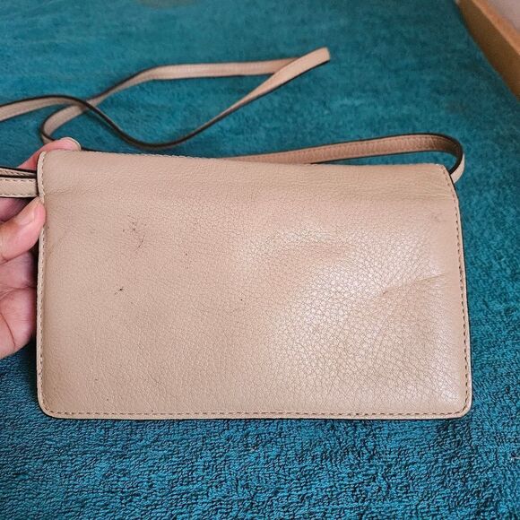 Marc Jacobs Tan Leather Crossbody Bag, SALE! - Picture 3 of 8
